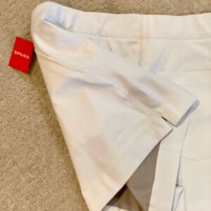 SPANX Brand New Classic White 4” Silver Lining Shorts. Size Large, Pull On ✨